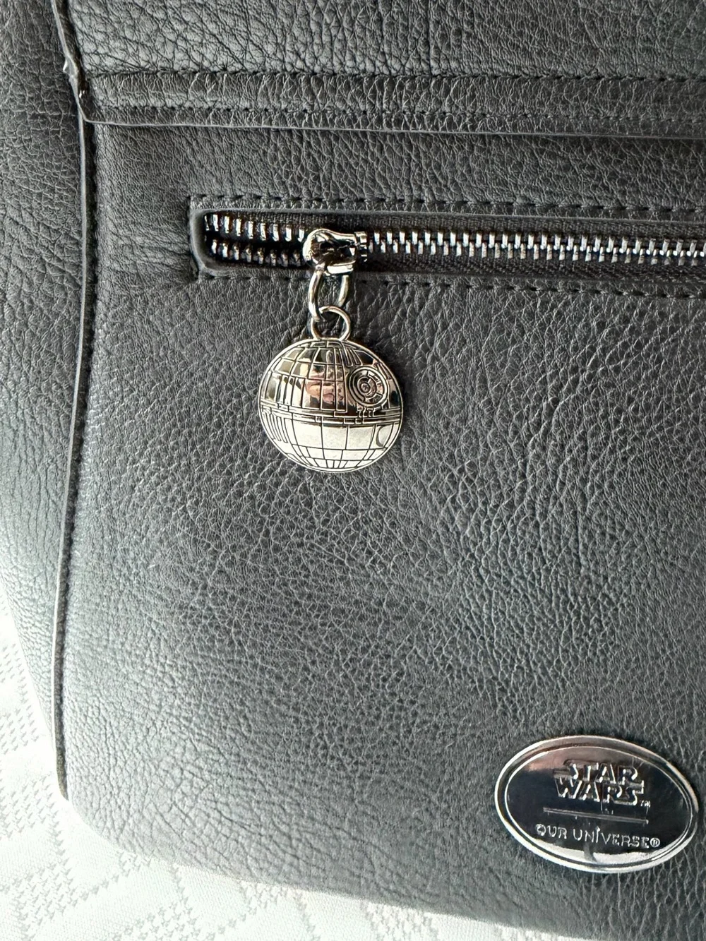 Darth Vader Lightsaber Purse - Picture 5 of 6